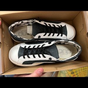 Hey Dude shoes size 11